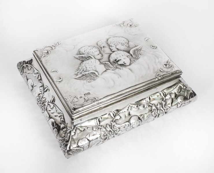 Antique English Silver: A Collector’s Guide to Timeless Treasures