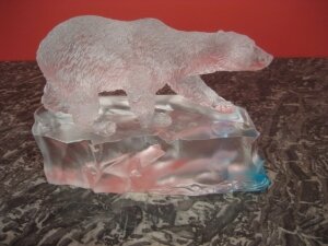 Gorgeous Crystal Polar Bear Sculpture | Ref. no. 01082 | Regent Antiques