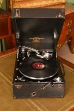 Vintage  Columbia  Portable  Gramophone Model 102 | Ref. no. 05313 | Regent Antiques
