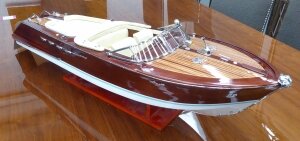 Vintage model of a Riva Aquarama speedboat  20th Century | Ref. no. 09123 | Regent Antiques