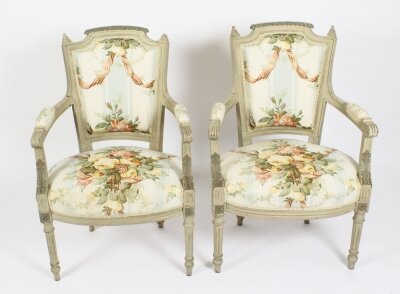 Pair of Mid-19th Century French Louis XV Style Beechwood Bergere