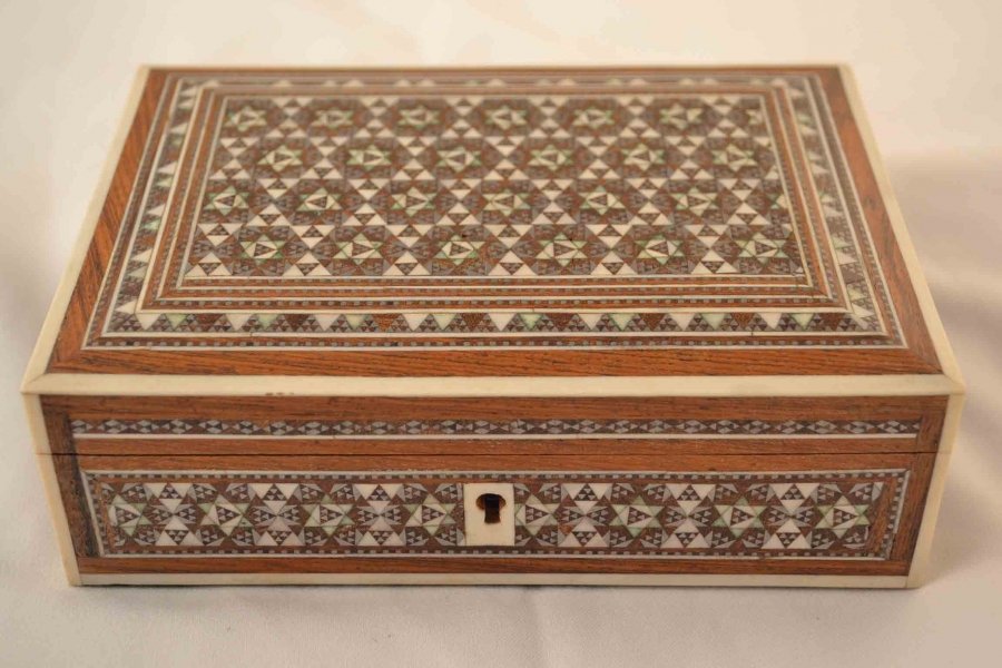 Syrian hand made walnut mosaic box  C1980 | Ref. no. 03335 | Regent Antiques