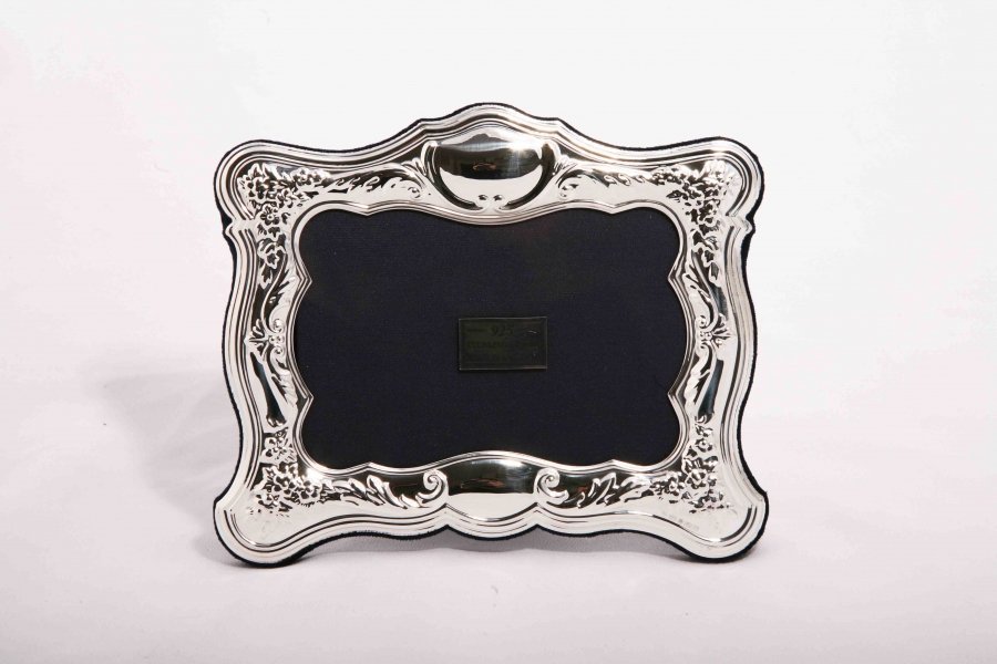 Stunning Sterling Silver Photo Frame 3.5 x 5 inches | Ref. no. 03600 | Regent Antiques