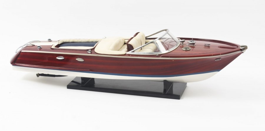 Vintage model of a Riva Aquarama speedboat  20th Century | Ref. no. 09192 | Regent Antiques